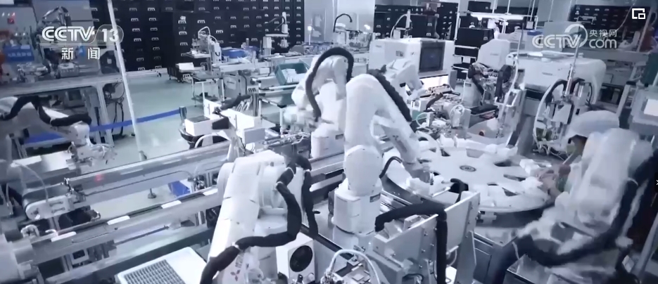 我國機(jī)器人領(lǐng)域基礎(chǔ)研發(fā)能力顯著提升，創(chuàng)新產(chǎn)品加速融入多元場景